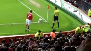 Beckham vs Pitch Invader