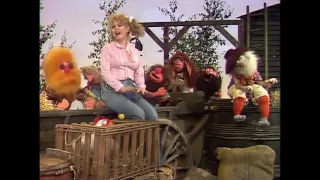 Muppet Songs: Bernadette Peters - AppleJack