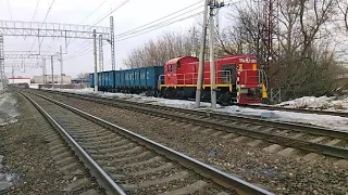 "Помахал рукой!" Тепловоз ТГМ4-1309 с вагонами выезжает из хлебо комбината