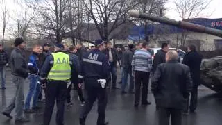 14.04.2014 Танки в г. Димитрове Донецкой области