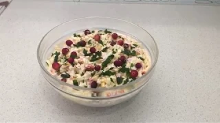 Салат с крабовыми палочками и яблоком