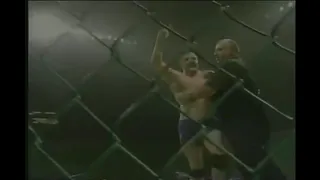 Igor Vovchanchyn tapped to a chin in the eye vs Mikhail Ilyukhin (1995)