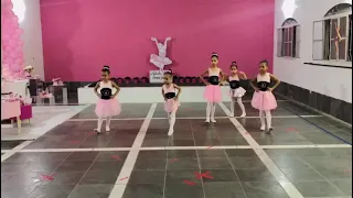 Dia internacional da bailarina com a turma BABY INFANTIL