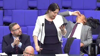 Claudia Roth und AfD üben Regeln für richtiges Zitieren - 17.05.2019 - Bundestag 102. Sitzung