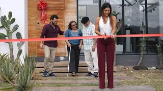 Le regala una casa a sus padres pero su novia estalla de celos y se las quita 😱