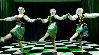 ТРИО - Шуточный эстонский танец "Полька через ножку"