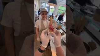 Learning how to Scoop Traditional Italian Gelato ￼