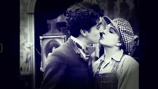 Charlie Chaplin | Cute Kiss | Behind the screen (1916)