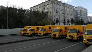 Фестиваль городской техники. Москва. Садовое кольцо. 14 сентября 2019 года. Парад мусоровозов