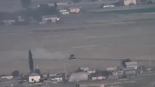Ադրբեջանական ՏՕՍ-1Ա ծանր հրետանային համակարգերը տեղակայվում են բնակավայրում և այնտեղից կրակ բացում