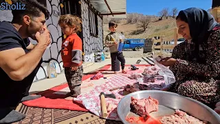 Nomadic life in the farm: building a nomadic building, cooking lunch and giving offerings