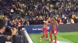 Belhanda Kadıköyde 3 lü Çektirdi. Fenerbaçe Taraftarı Çılgına Döndü !Fenerbahçe Galatasaray (1-3)
