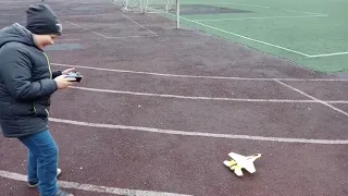 Тестирование игрушечного радиоуправляемого самолета toy plane SU-35 aliexpress p.1