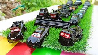 Clean up muddy mini Cars & disney car convoys! Play in the garden #061