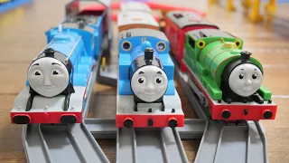 Thomas the Tank Engine Plarail☆Transparent Tunnel & Chuggington Train