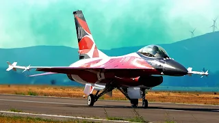 Royal Danish Air Force F-16 Viper Pilot Taxiing and Waving to the Crowd [4K]