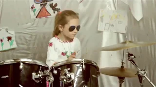 Mad Heads "Nakrilo" ("Love Embraced Us")  - Drum cover by Kate Kuziakina (7 y.o. girl drummer)