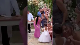 Simone e Simaria se encontram no casamento de seu Irmão Caio 😍