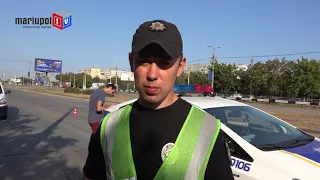 В Мариуполе иномарка въехала в металловоз: пострадали женщина и двухлетний ребенок