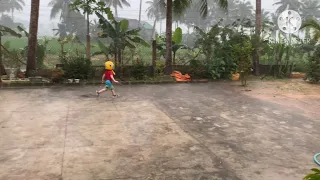 Lần đầu tắm mưa! (First time playing in the rain of Henry)🥰