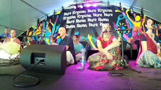 Mahatma Prabhu Chants Hare Krishna at the Polish Woodstock 2017 and Many Dance - Day 2