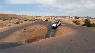 Land Rover Discovery Hell's Revenge Hot Tub Moab, UT