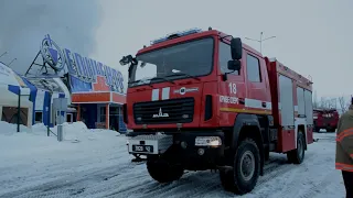 Ліквідовано масштабну пожежу в будівлі ТЦ «Епіцентр»