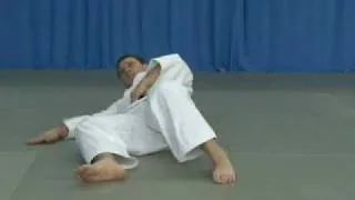 Judoforall-Основы дзюдо-Самостраховка при падении на бок