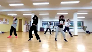 May J Lee X Austin Pak teaches choreography to Shawn Mendes, Camila Cabello - Señorita.