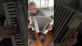 Weltmeister accordion, 3/4 accordion, 60 Bass, 34 keys, 3 voices, 5+3 registers, Germany accordion