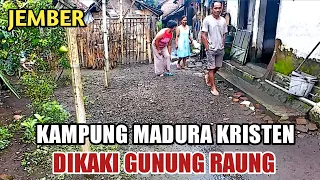 KAMPUNG UNIK DIKAKI GUNUNG RAUNG PEMELUK KRISTEN