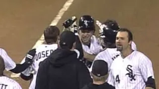 2005 ALCS Gm2: White Sox even series on Crede's walk-off