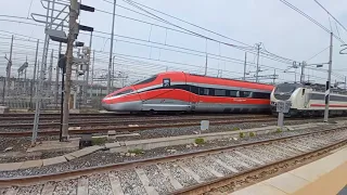 Tre treni in una giornata nuvolosa a Napoli Gianturco