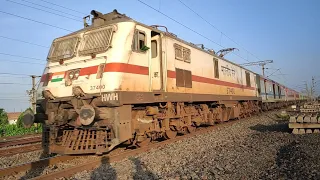 India's First Duronto Aka Sealdah - New Delhi - Bikaner AC Duronto Spl Strikes Janai at 130 Km/Hr !!