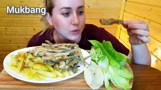 ГОРА ЖАРЕННОЙ КОРЮШКИ КАРТОШКА МУКБАНГ АСМР | SMELT FRIED POTATOES MUKBANG ASMR