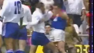 HITS AND FIGHT MASS RUGBY 🔞 Bagarre générale FC Grenoble vs SU Agen 1994 FCG SUA BRAWL RED CARD