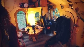 Living in a self-built tiny house - ecological and sustainable