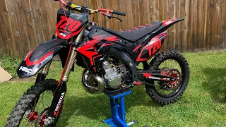 Incredible rebuild of a 19 year old 2002 HONDA CR250 2 stroke dirt bike!