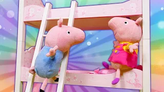 Le lit superposé pour Peppa Pig et son frère George. Vidéos de jouets pour enfants.