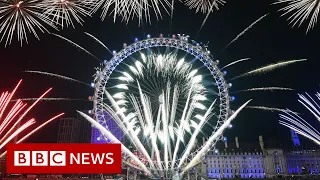 New Year's Eve: London fireworks celebrate start of 2020 - BBC News