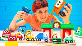 Собираем игрушки машинки с Машей Капуки Кануки 🚗🚚 Конструктор для самых маленьких