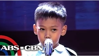 Boy with guitar gets standing ovation on 'Voice Kids'