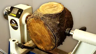 Woodturning a Bowl with a Spider in it.