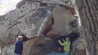 Stone Fort Bouldering - The Wave, V6