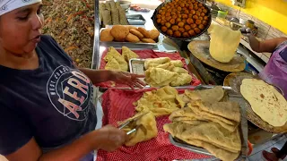 INSIDE A Guyanese Street Food Restaurant | Roti, EggBall, Beef Curry, Puri, Pholorie, Fried Rice