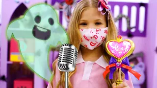 Diana and Roma - Play It Be It Halloween Kids Song