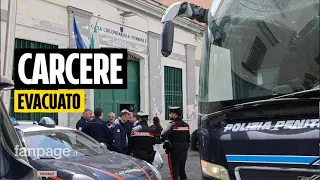 Evacuato il tutto carcere femminile di Pozzuoli: dopo le scosse di terremoto calcinacci ovunque