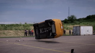 Este vídeo do Volvo XC60 capotando te fará torcer para todo carro ser assim