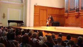 Bach. Cello Suite no.1, menuet. Alexander Knyazev