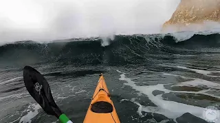 Ducking Very BIG Waves With Kayak (Turtle Rolls)